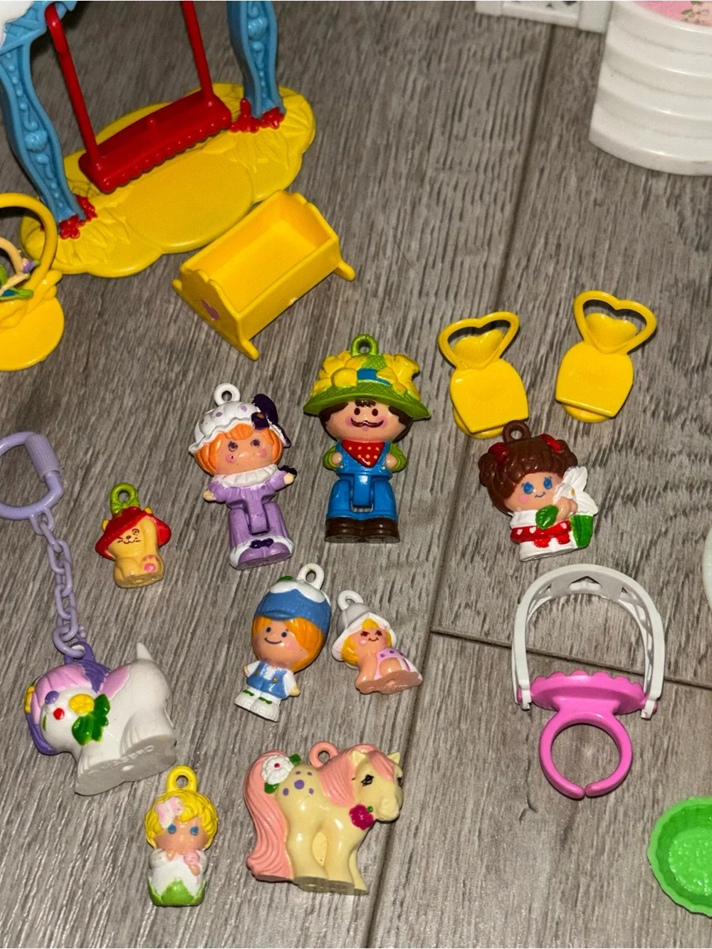 Vintage 1980's CHARMKINS Jewelry House Playset with figures & accessories